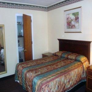 Budget Host Inn New Berlinville Room photo